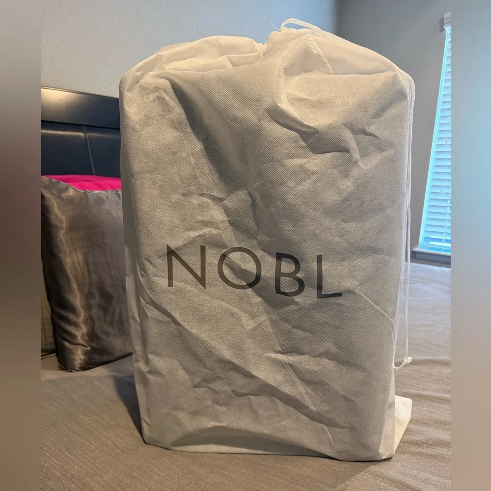 NOBL Carry-On: All-In-One - GREAT CONDITION - Picture 15 of 16